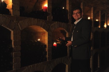 Vinothek im Gewölbekeller – Weinverkostung bei Familie Güntschl